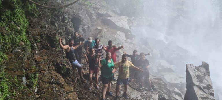 dr-sonika-bodhi-and-team-eating-local-food-at-bijakasa-waterfall-tiratha-chhattisgarh
