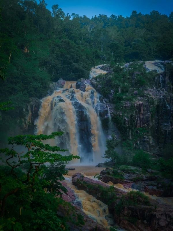 Jhojha-waterfalls-Pendra-Chhattisgarh